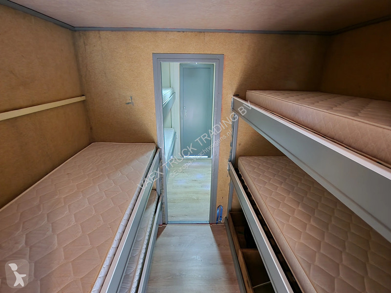 Полуприцеп  913- Camper trailer - 8 bed - Bar -...