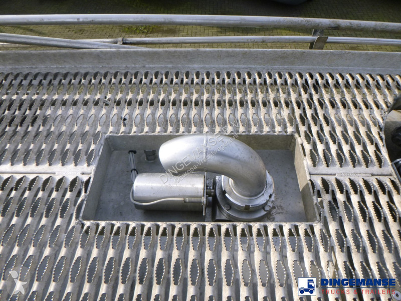 Semiremorca Burg Food tank inox 30.3 m3 / 3 comp