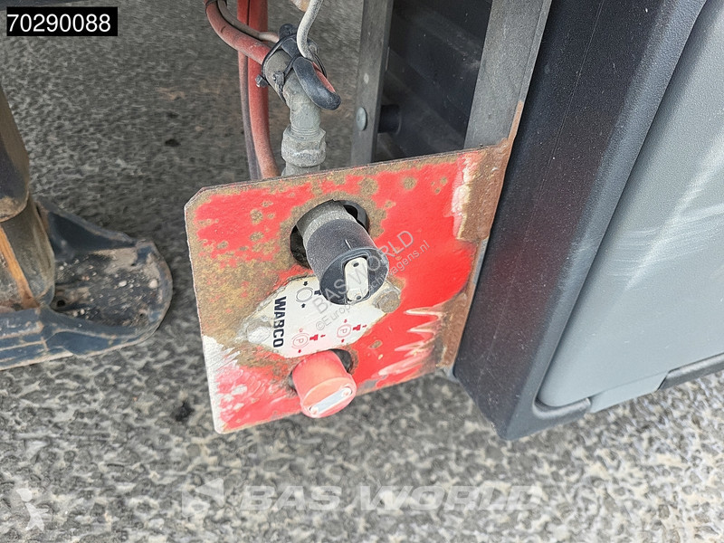 Semitrailer Kässbohrer LB3E Wheel Recess...