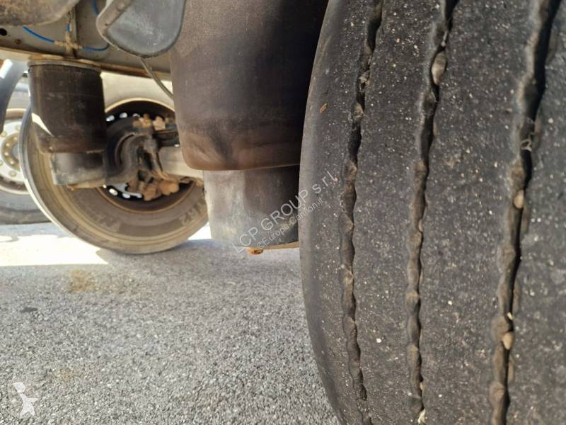 نصف مقطورة Menci SA740R