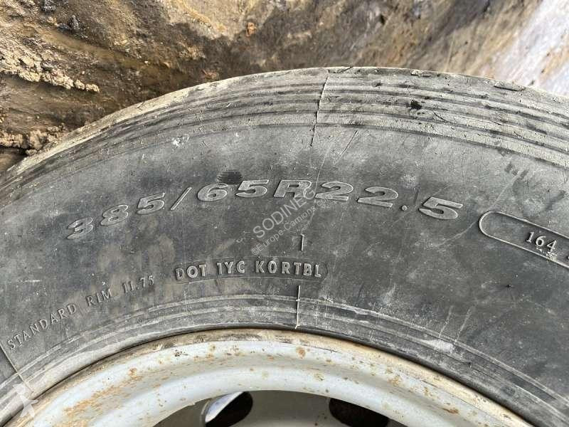 Semi remorque Benalu  3 ESSIEUX