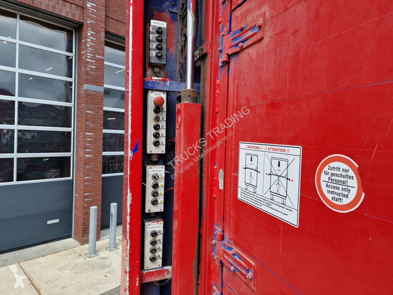 نصف مقطورة Finkl 3 deck - lift- water - vans -...