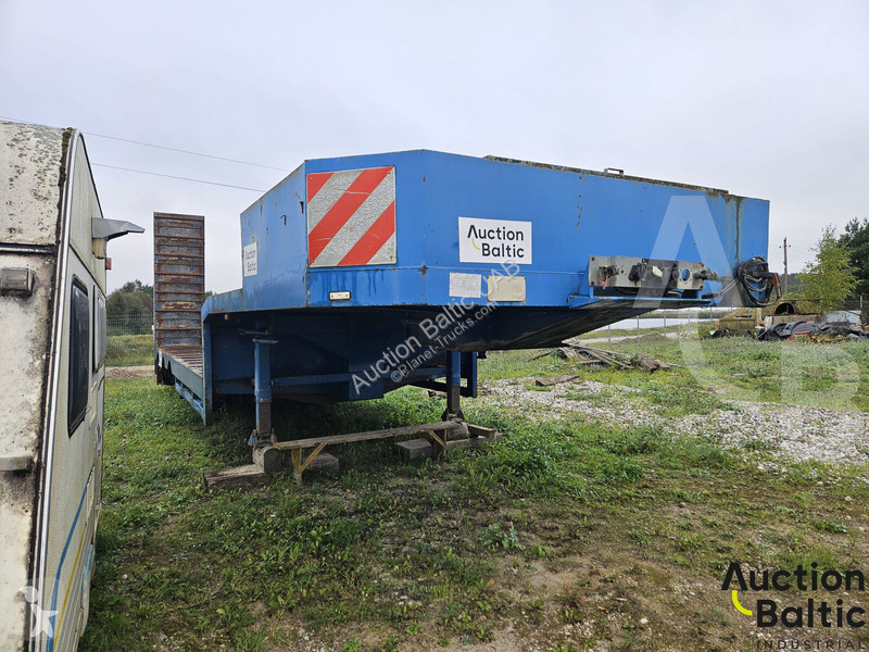 Stokota 3SC43 semi-trailer