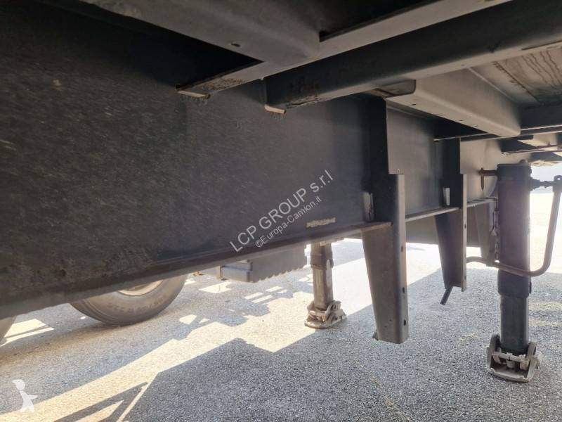 نصف مقطورة Schmitz Cargobull SK010