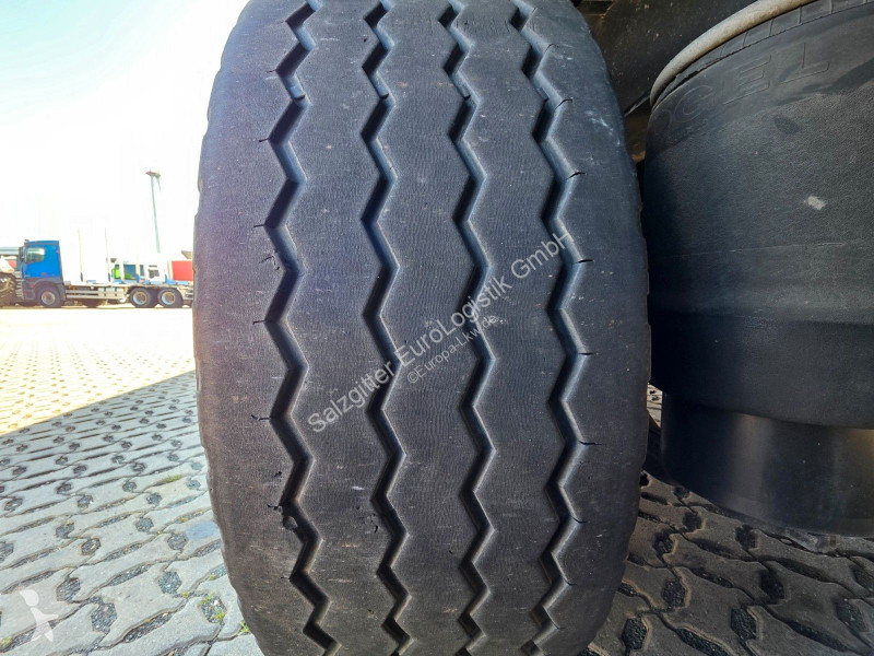 نصف مقطورة Kögel S24 / Palettenkasten / Liftachse