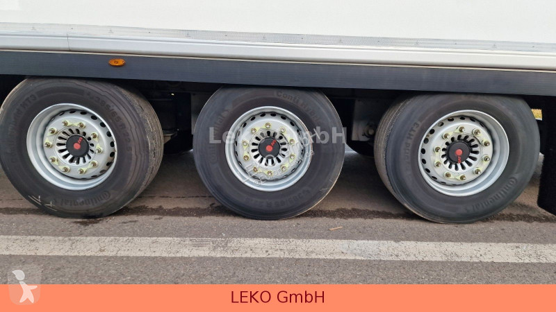نصف مقطورة Fruehauf Frigo Semi 38T Vector...
