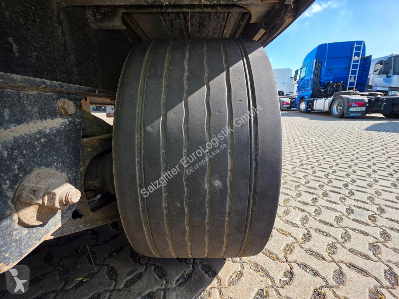 نصف مقطورة Kögel SN 18 / Hubdach