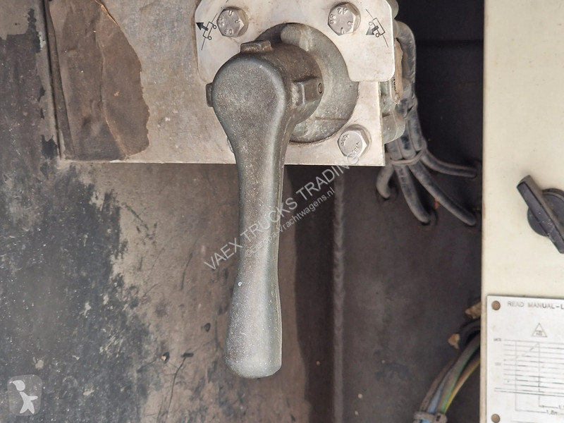 نصف مقطورة Finkl 3 deck - lift- water - vans -...