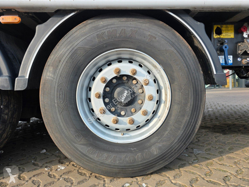 نصف مقطورة Stas S3000ZX