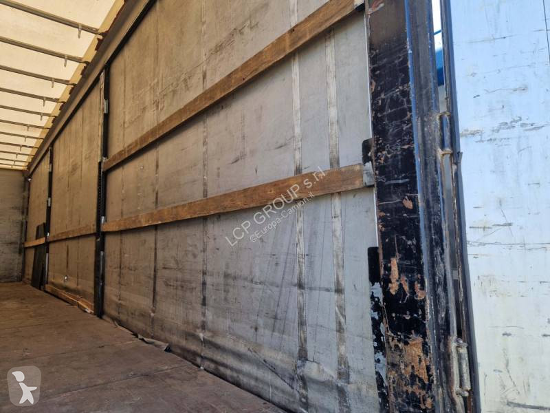 نصف مقطورة Schmitz Cargobull SK010
