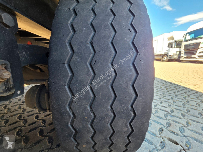 نصف مقطورة Kögel S24 / Palettenkasten / Liftachse