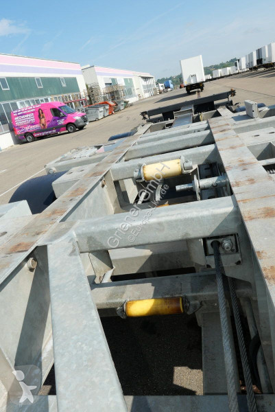 Semiremorca Renders TYPE EURO 820 / LIFT...