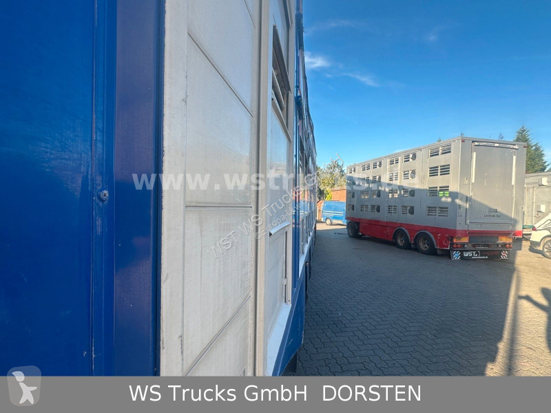 Semitrailer  Finkl  3 Stock Hubdach Typ 2...