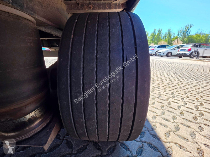 نصف مقطورة Kögel SN 18 / Hubdach