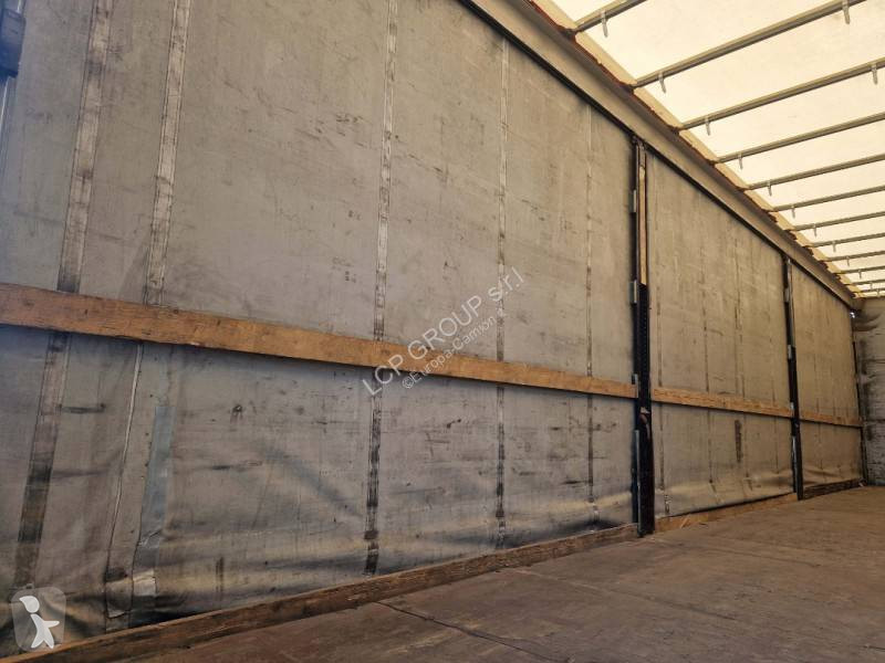 نصف مقطورة Schmitz Cargobull SK010