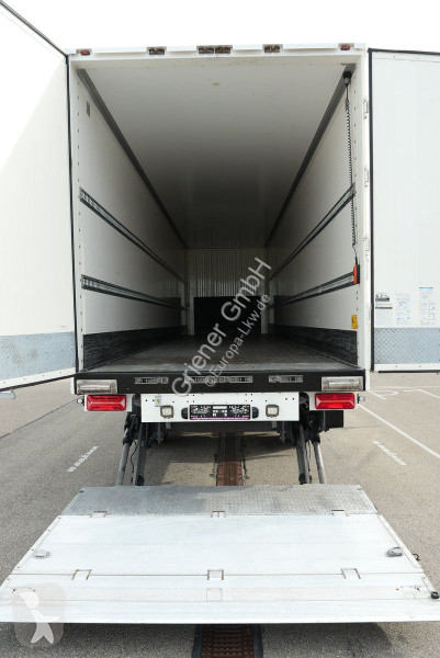 Návěs Kässbohrer XJ2 /CITY KOFFER/LBW 2500 kg...