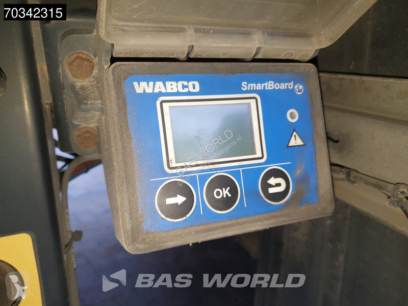 Schmitz Cargobull SCB*S3B Lift Axle Tailgate...