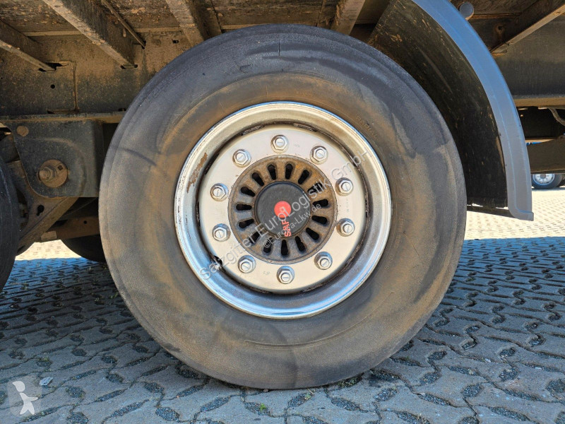 نصف مقطورة Kögel SN 18 / Hubdach