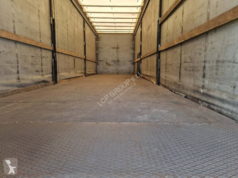 نصف مقطورة Schmitz Cargobull SK010