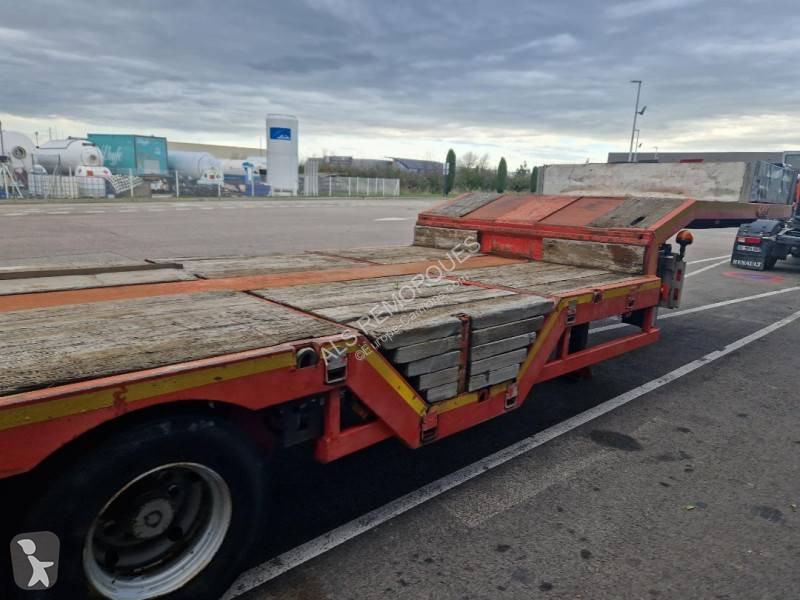 Semitrailer Nooteboom 1+3 essieux directionnel