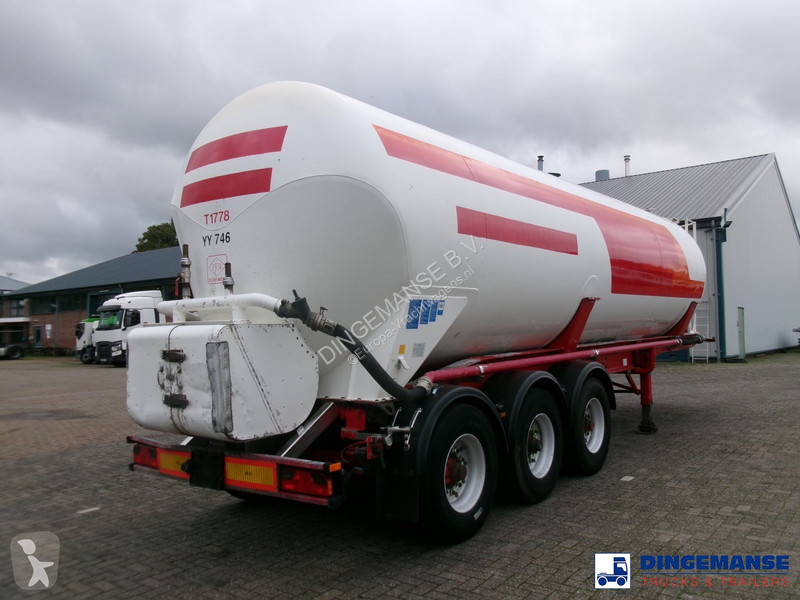 Semiremorca Feldbinder Powder tank alu 41 m3...