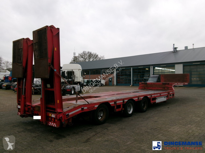 Semiremorca Broshuis 3-axle semi lowbed trailer...