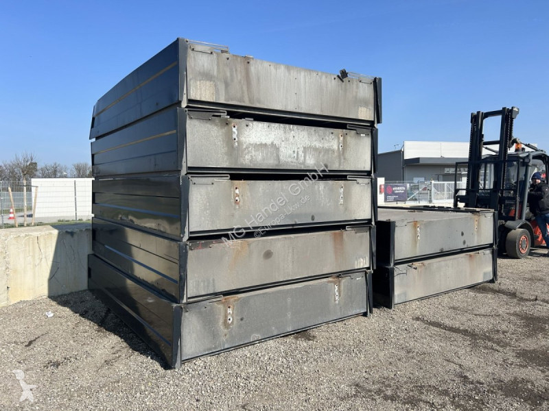 Semitrailer Schwarzmüller 30 Stück Palettenkasten