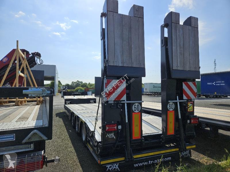 Semitrailer Trax  PORTE ENGIN 3 ESSIEUX