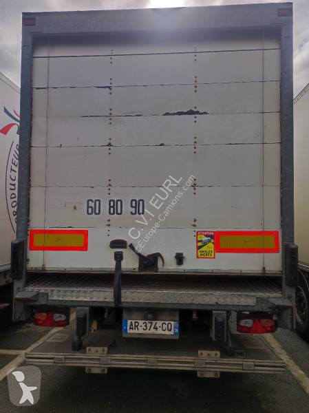 نصف مقطورة Fruehauf