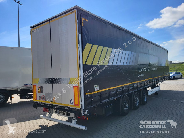 Semitrailer Wielton Schiebeplane Mega