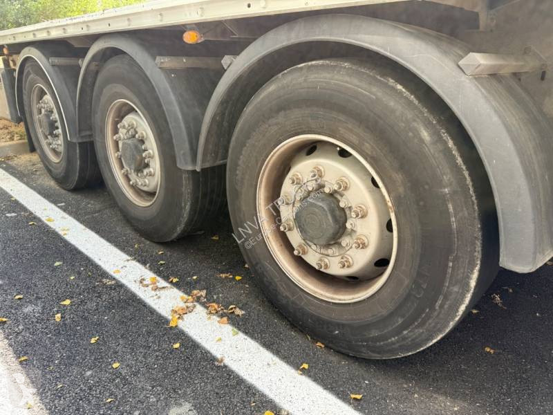 Semiremorca Fruehauf Plateau Mega