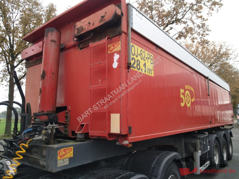 Semitrailer ATM OKA 17/27 3 Assen geïsoleerde...