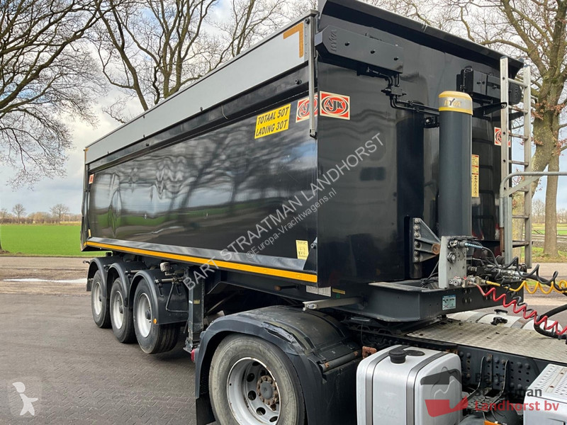 Semiremorca AJK N/A 3 assen 9 Ton Geisoleerde...