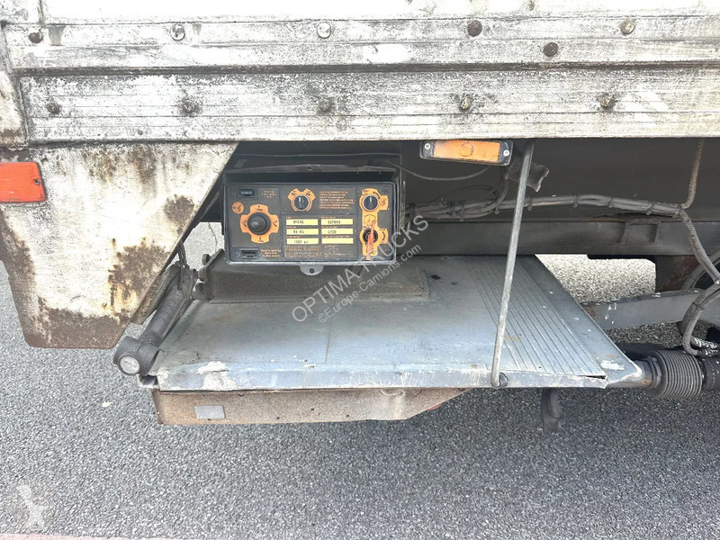 Semitrailer Renders S/00078 met laadklep