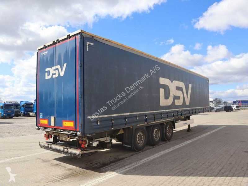 Semitrailer Krone 3 axle curtainside trailer