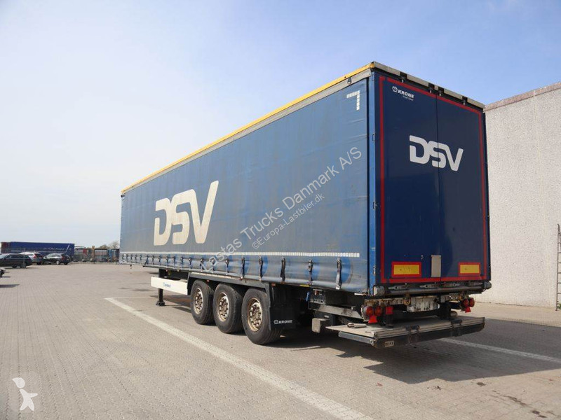 Semitrailer Krone 3 axle curtainside trailer