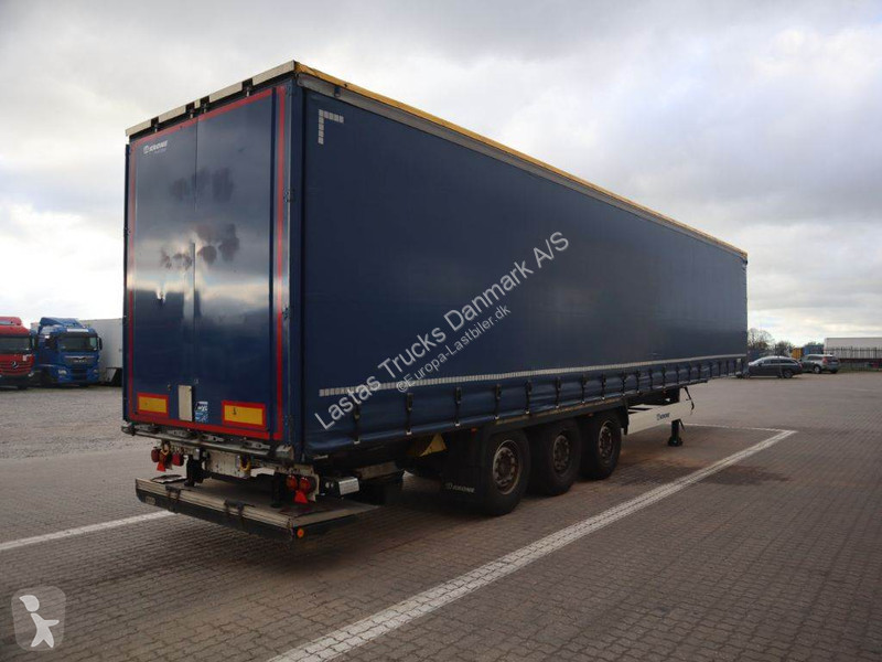 Semitrailer Krone 3 axle curtainside trailer