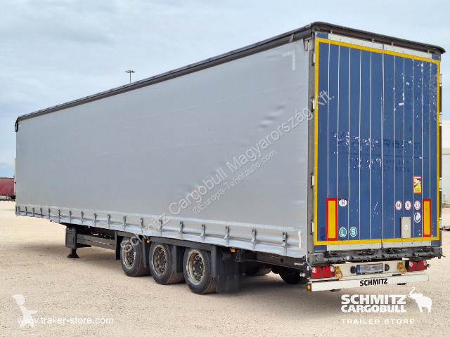 Semirimorchio Schmitz Cargobull Curtainsider Mega