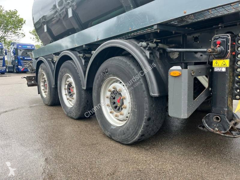 Semitrailer Fliegl Citerne 30m3 essieu suiveur...