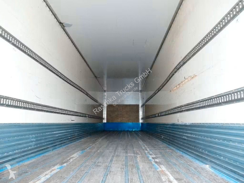 نصف مقطورة Fruehauf Koffer