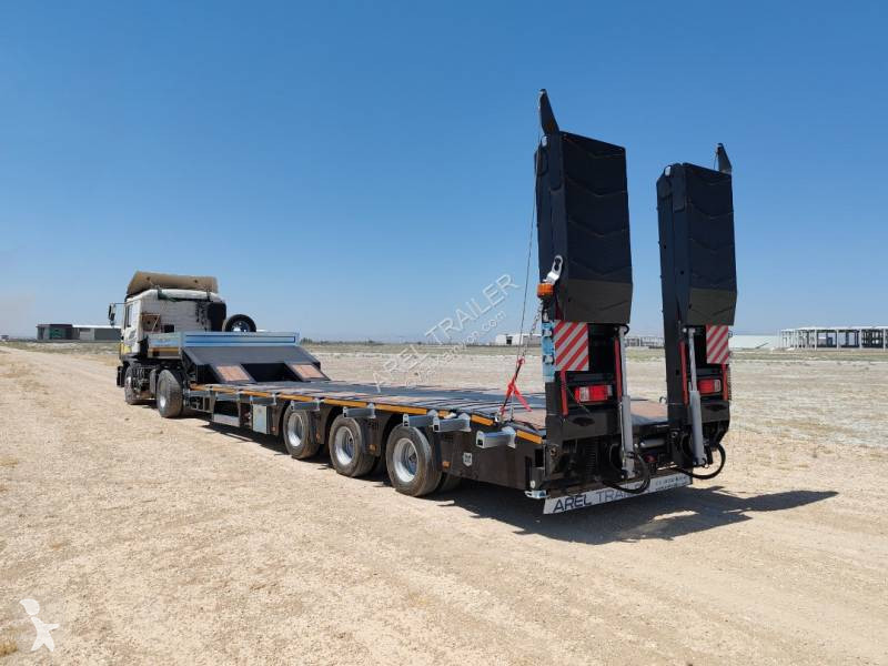 Nosič strojů Arel Trailer 3 AXLE LOWBED TRAILER...