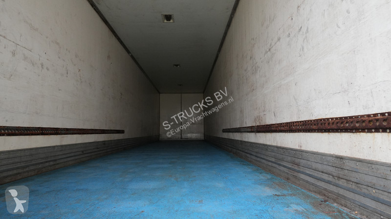 نصف مقطورة LAG Closed box trailer