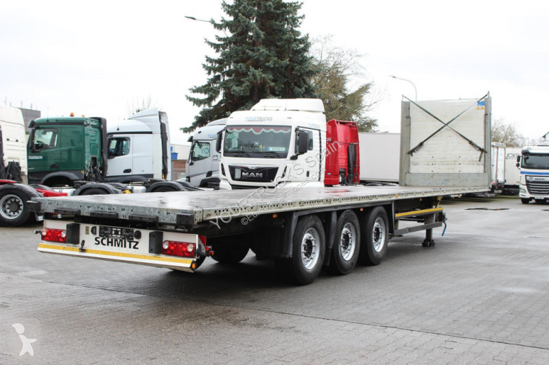 Schmitz Cargobull   Liftachse   Rungentaschen...