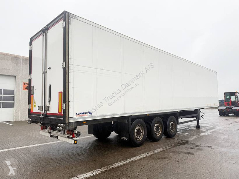 نصف مقطورة Schmitz Cargobull Refrigerated...
