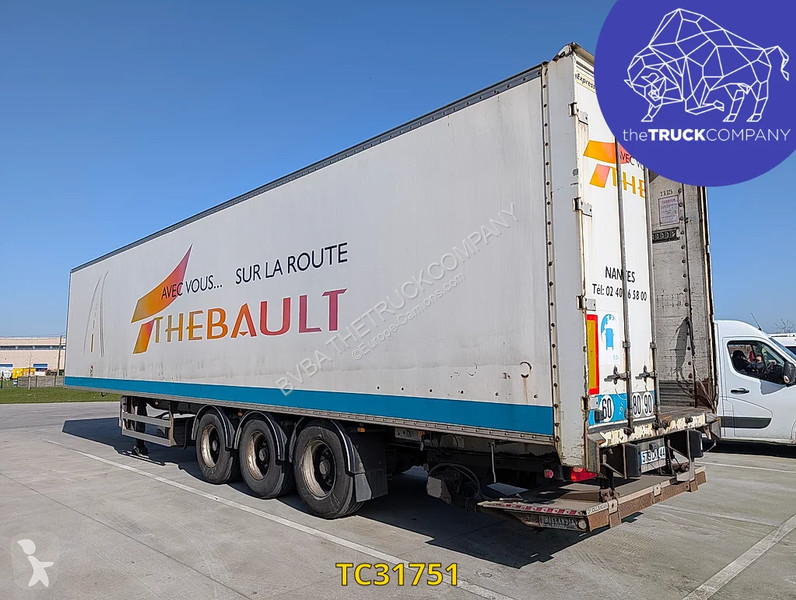 نصف مقطورة Fruehauf