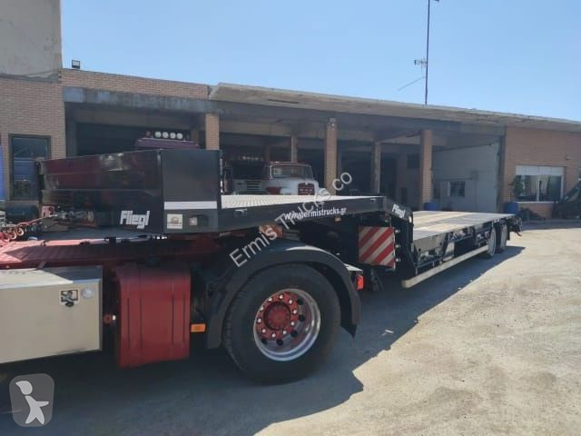 نصف مقطورة Fliegl