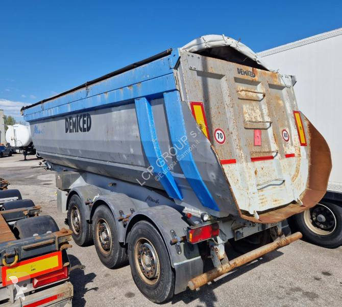 نصف مقطورة Menci SA740R