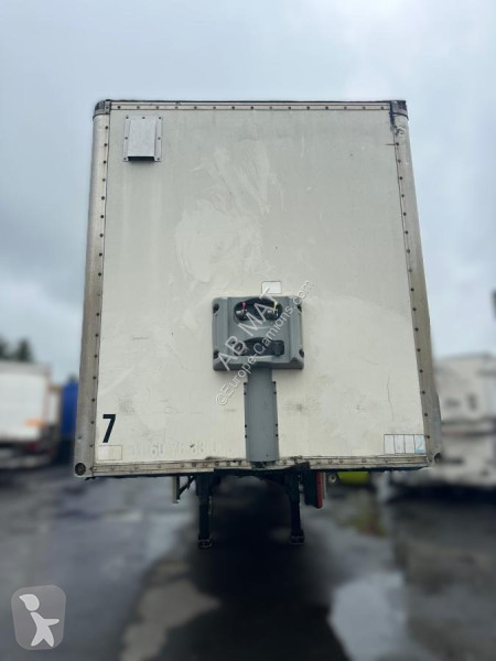 نصف مقطورة Fruehauf
