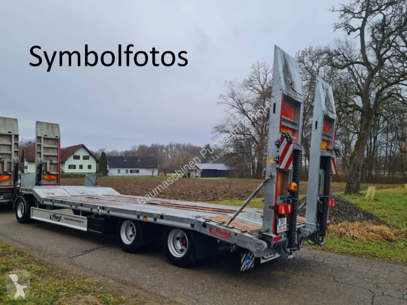 نصف مقطورة Fliegl DTS 300