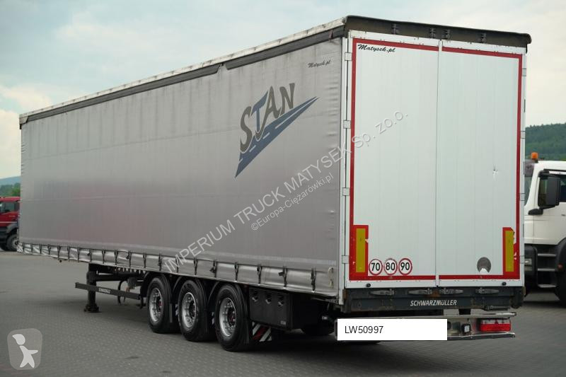 نصف مقطورة Schwarzmüller